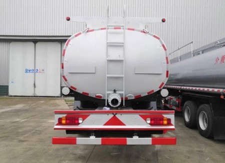 ���?f��)����ؿ�ǰ�ĺ�˹�Һ�? border=