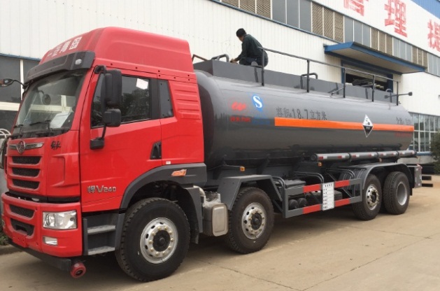 ���ǰ�ĺ���18���}���\(y��n)ݔ܇�DƬ