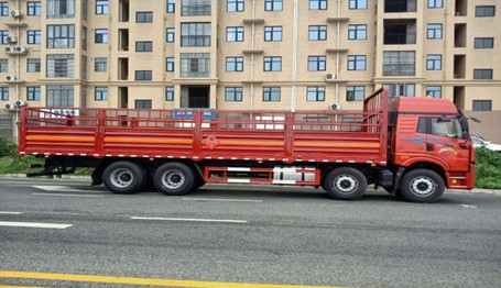 ��ź�vǰ�ĺ�ˣ�8x4����ƿ�\(y��n)ݔ܇(ch��)