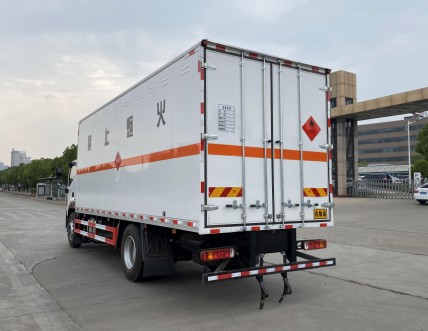 ��(gu��)��6.8�׸���W���W�R��3���ȼҺ�w��ʽ�\(y��n)ݔ܇