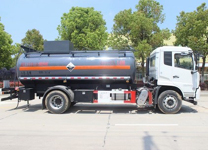 國六東風(fēng)天錦化工車圖片 國六東風(fēng)天錦化工車圖片