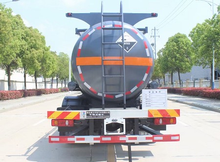 國六東風(fēng)天錦化工車圖片 國六東風(fēng)天錦化工車圖片