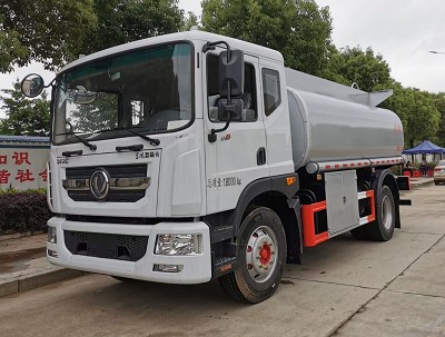 國(guó)六東風(fēng)多利卡D9普通液體運(yùn)輸車(chē)圖片 國(guó)六東風(fēng)多利卡D9普通液體運(yùn)輸車(chē)圖片