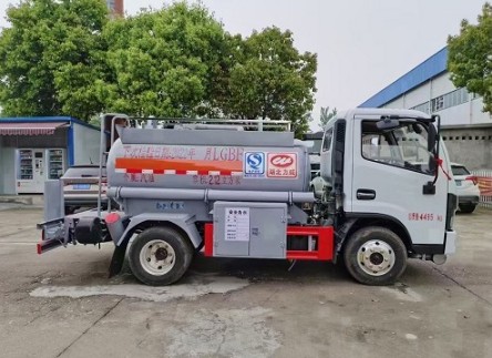 國六藍(lán)牌加油車圖片 國六藍(lán)牌加油車圖片