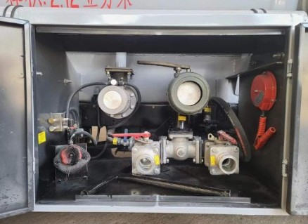 國六藍(lán)牌加油車多方位圖片 國六藍(lán)牌加油車多方位圖片